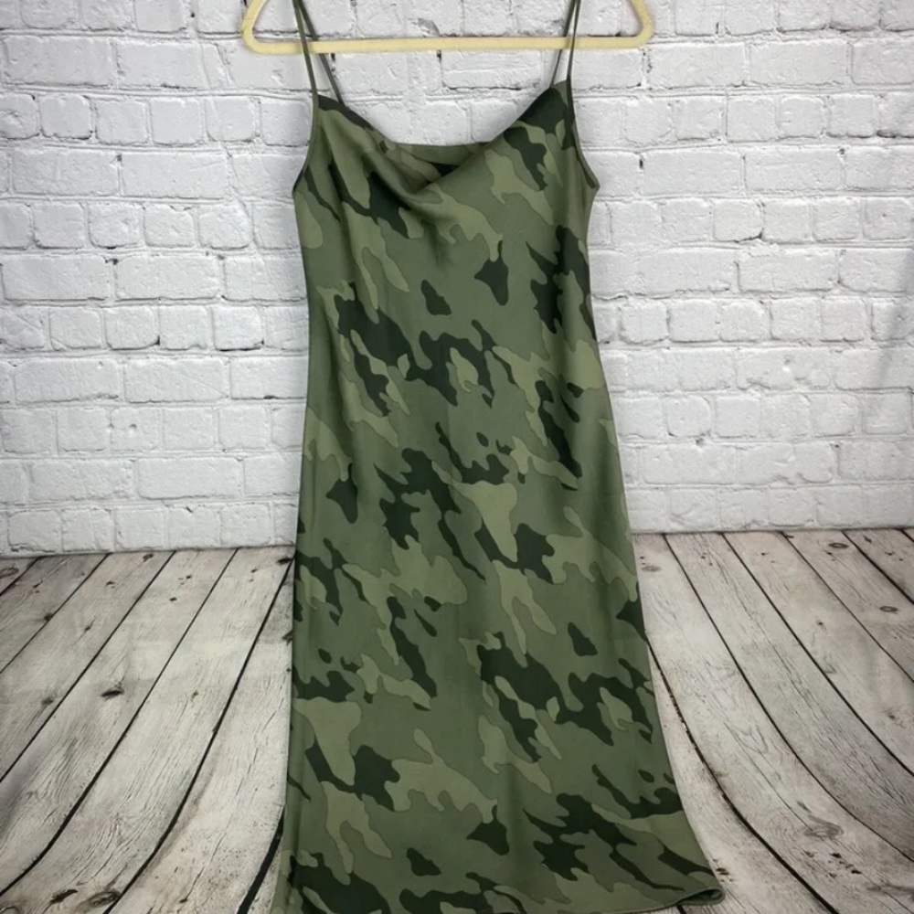 🆕 Banana Republic Silky Camouflage Midi Slip Dress Size PXS